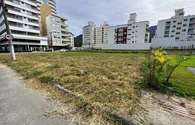 Imagem: O terreno possui 510m² de Área e está localizado em Pedra