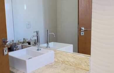 Imagem 8: Sobrado com 4 Suítes, sendo 3 com closet e master a com sacada, Belvedere...