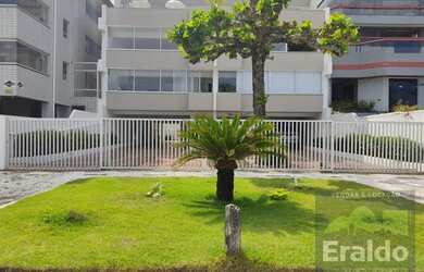 Imagem: O apartamento possui 4 Dormitórios, 2 Banheiros, 2 Vagas na