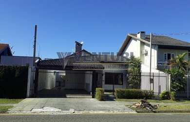 Imagem: A casa possui 5 Banheiros, 289m² de Área e está localizado