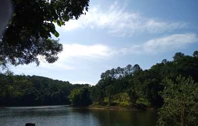 Imagem: O terreno possui 600m² de Área e está localizado em Centro