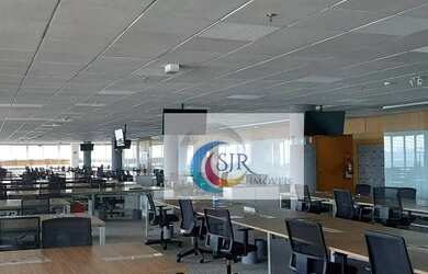 Imagem: O depósito possui 5 Vagas na garagem e 1416m² de Área e está