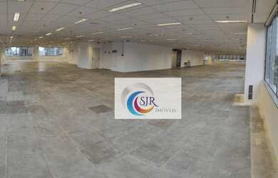 Imagem: O depósito possui 5 Vagas na garagem, 1.809m² de Área e