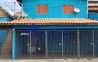 Imagem: A casa possui 1 Dormitório, 1 Banheiro, 3 Vagas na garagem