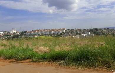 Imagem: O terreno possui 600m² de Área e está localizado em Cidade