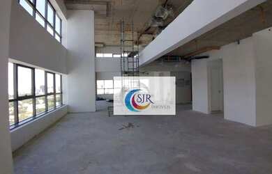 Imagem: O depósito possui 5 Vagas na garagem e 404m² de Área e está