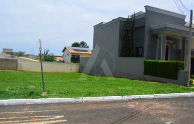 Imagem: O terreno possui 360m² de Área e está localizado em São