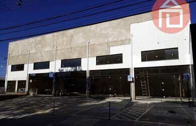 Imagem: O depósito possui 5 Vagas na garagem, 568m² de Área e está