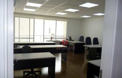 Imagem: O depósito possui 1 Vaga na garagem, 42m² de Área e está