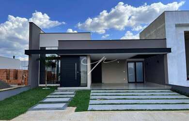 Imagem: A casa em condomínio possui 3 Dormitórios, 4 Banheiros, 4