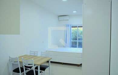 Imagem: O studio possui 1 Dormitório, 1 Banheiro, 1 Vaga na garagem