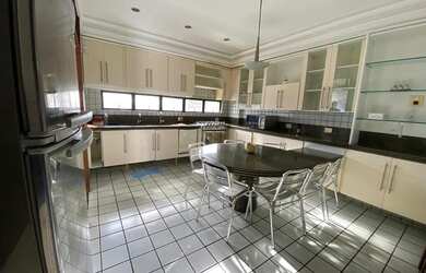 Imagem 8: Apartamento para venda tem 198 metros quadrados com 4 quartos em Tirol...