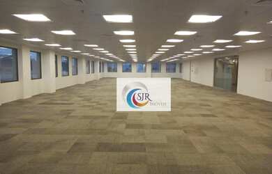 Imagem: O depósito possui 5 Vagas na garagem, 565m² de Área e está