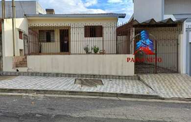 Imagem: A casa possui 3 Dormitórios, 2 Banheiros, 3 Vagas na garagem