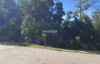 Imagem: O terreno possui 722m² de Área e está localizado em Gramado