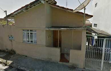 Imagem: A casa possui 2 Dormitórios, 2 Banheiros e 130m² de Área