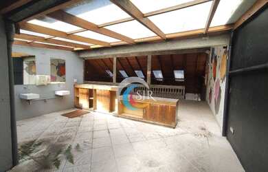 Imagem: O depósito possui 1015m² de Área e está localizado em Bairro