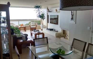 Imagem: O apartamento possui 4 Dormitórios, 5 Banheiros, 3 Vagas na