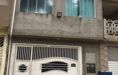 Imagem: A casa possui 5 Dormitórios, 5 Banheiros, 2 Vagas na garagem