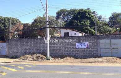 Imagem: O terreno possui 550m² de Área e está localizado em Distrito