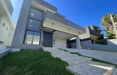 Imagem 2: Venda Casa com 204,61 metroQuadrado, 3 dormitório s , 1 vaga s . Swiss...