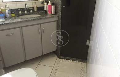 Imagem: O apartamento possui 4 Dormitórios, 3 Banheiros, 2 Vagas na