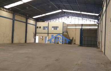 Imagem: O depósito possui 2 Vagas na garagem, 750m² de Área e está