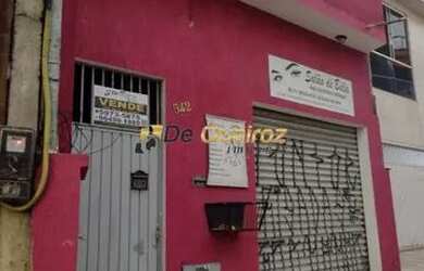 Imagem: A casa possui 4 Dormitórios, 3 Banheiros, 1 Vaga na garagem