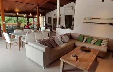 Imagem: A casa em condomínio possui 5 Dormitórios, 5 Banheiros, 5