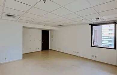 Imagem: O depósito possui 1 Vaga na garagem, 31m² de Área e está