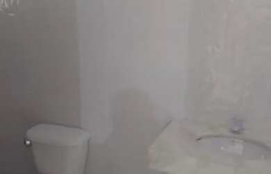 Imagem: A casa possui 1 Dormitório, 1 Banheiro e está localizado