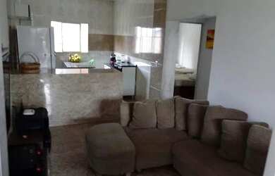 Imagem: A casa possui 2 Dormitórios, 2 Banheiros, 80m² de Área e