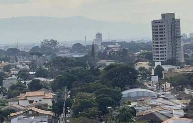 Imagem: O apartamento possui 3 Dormitórios, 1 Banheiro, 1 Vaga na garagem