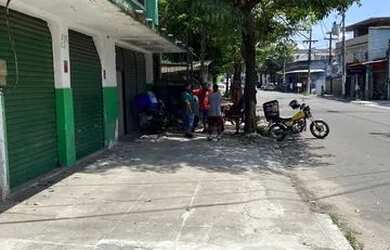 Imagem: O depósito possui 3 Vagas na garagem, 80m² de Área e está