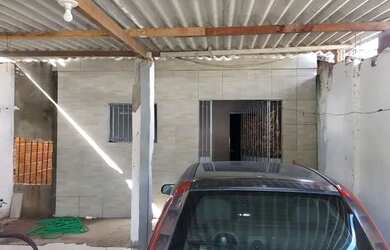 Imagem: A casa possui 3 Dormitórios, 3 Banheiros, 1 Vaga na garagem