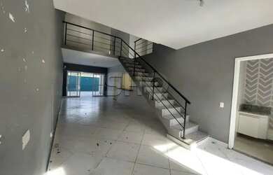 Imagem: A casa em condomínio possui 4 Dormitórios, 5 Banheiros, 2