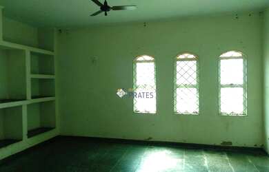 Imagem: A casa possui 3 Dormitórios, 3 Banheiros, 5 Vagas na garagem