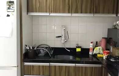 Imagem: O apartamento possui 2 Dormitórios, 1 Banheiro, 1 Vaga na garagem