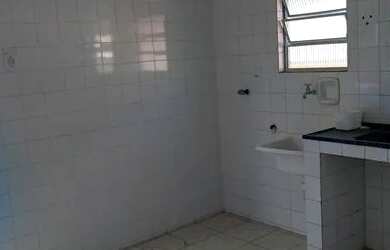 Imagem: A casa possui 1 Dormitório, 1 Banheiro, 30m² de Área e está