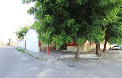 Imagem: A casa possui 3 Dormitórios, 1 Banheiro, 100m² de Área e