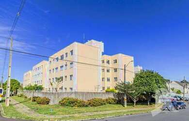 Imagem: O apartamento possui 3 Dormitórios, 1 Banheiro, 1 Vaga na garagem