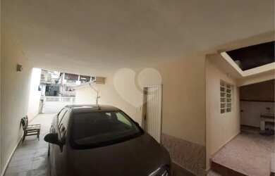 Imagem: A casa possui 2 Dormitórios, 2 Banheiros, 4 Vagas na garagem