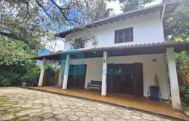 Imagem: A casa em condomínio possui 4 Dormitórios, 3 Banheiros, 4