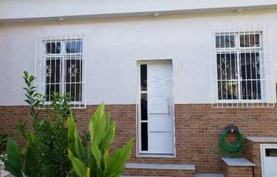 Imagem: A casa possui 2 Dormitórios, 2 Banheiros, 76m² de Área, Churrasqueira