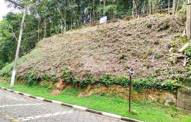 Imagem: O terreno possui 887m² de Área e está localizado em Roseira