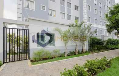 Imagem: O apartamento possui 2 Dormitórios, 1 Banheiro, 1 Vaga na garagem