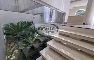 Imagem: A casa em condomínio possui 4 Dormitórios, 5 Banheiros, 4