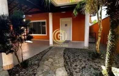 Imagem: A casa possui 5 Dormitórios, 5 Banheiros, 3 Vagas na garagem