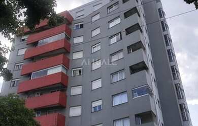 Imagem: O apartamento possui 1 Dormitório, 1 Banheiro, 2 Vagas na garagem