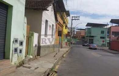 Imagem: A casa possui 3 Dormitórios, 1 Banheiro, 500m² de Área e